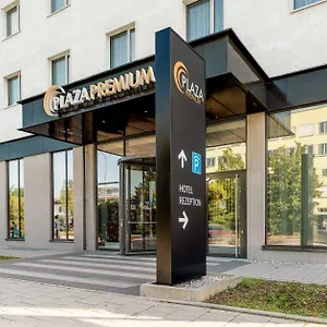 Plaza Premium Отель